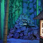 丝绸汽车旅馆