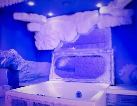 Silk Motel Caviaga